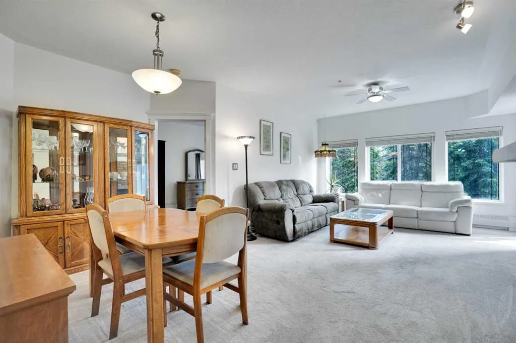 20 Discovery Ridge Close SW, #323