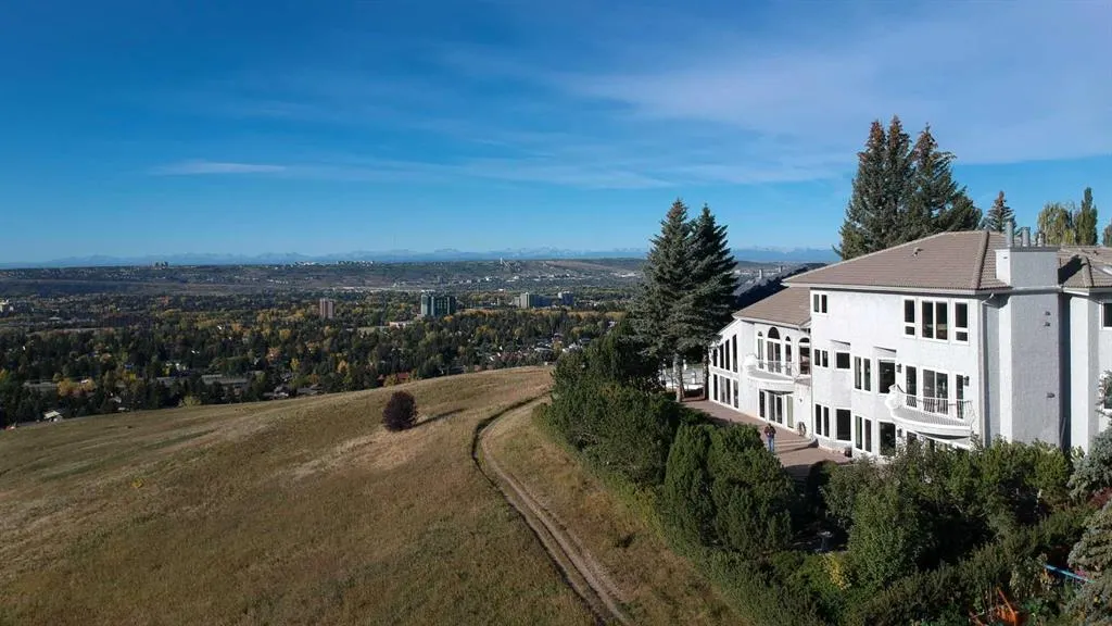 57 Edelweiss Point NW