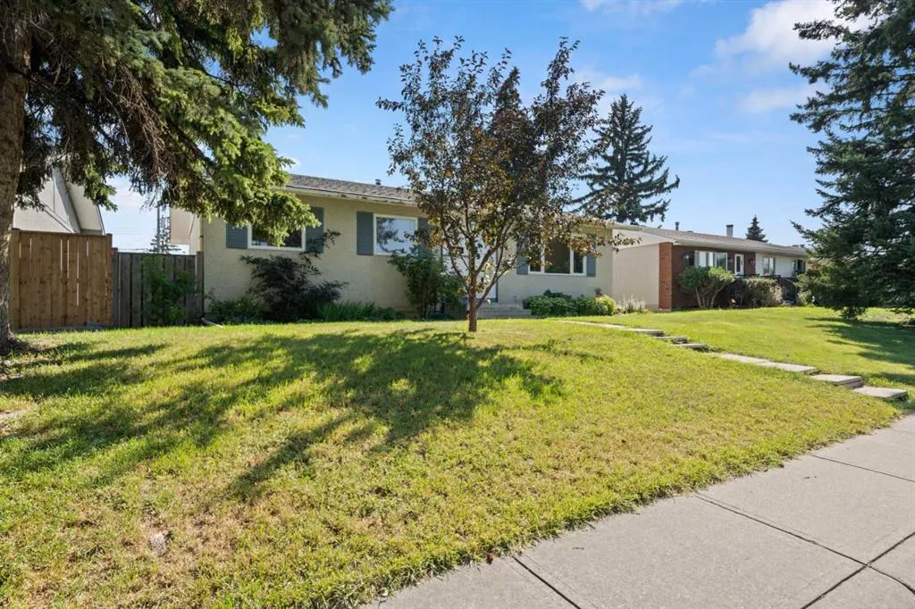 102 Marbrooke Circle NE