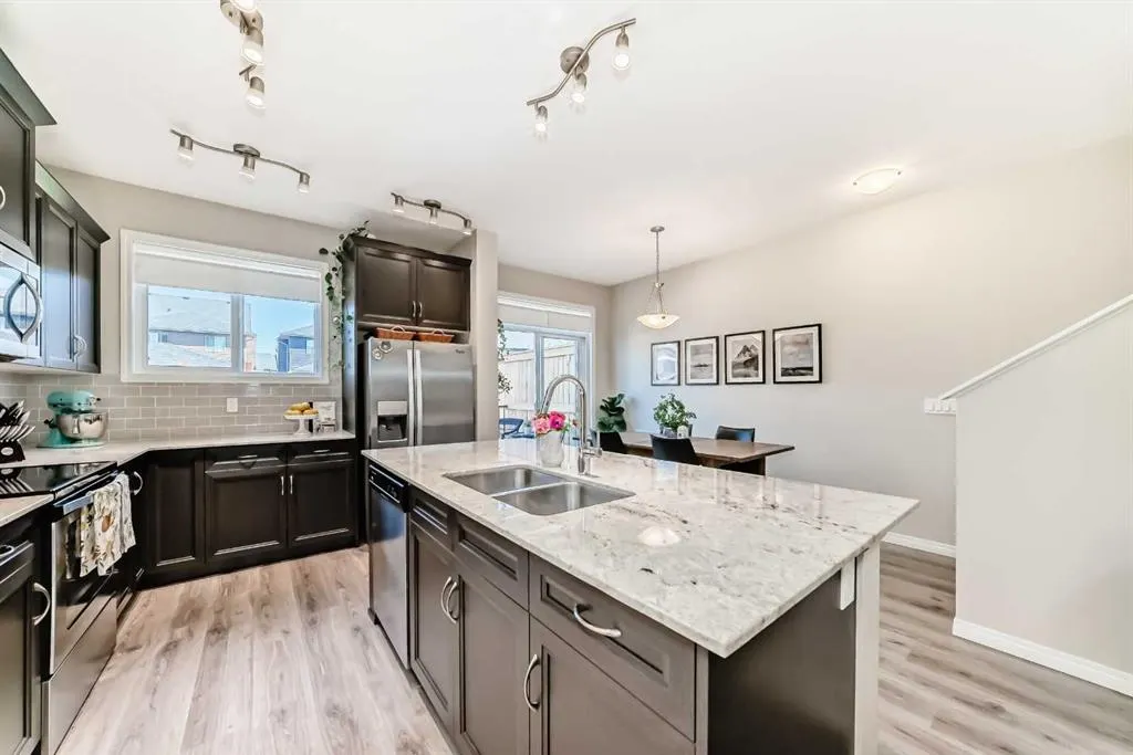 72 Legacy Glen Street SE