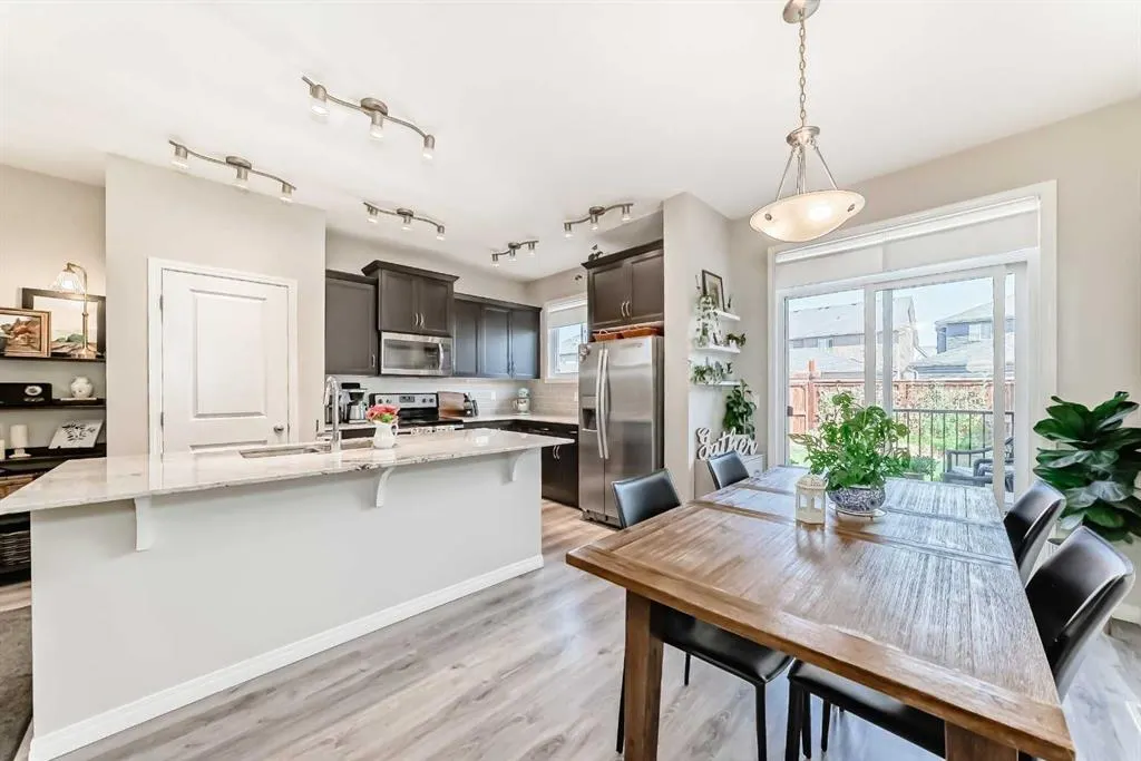 72 Legacy Glen Street SE