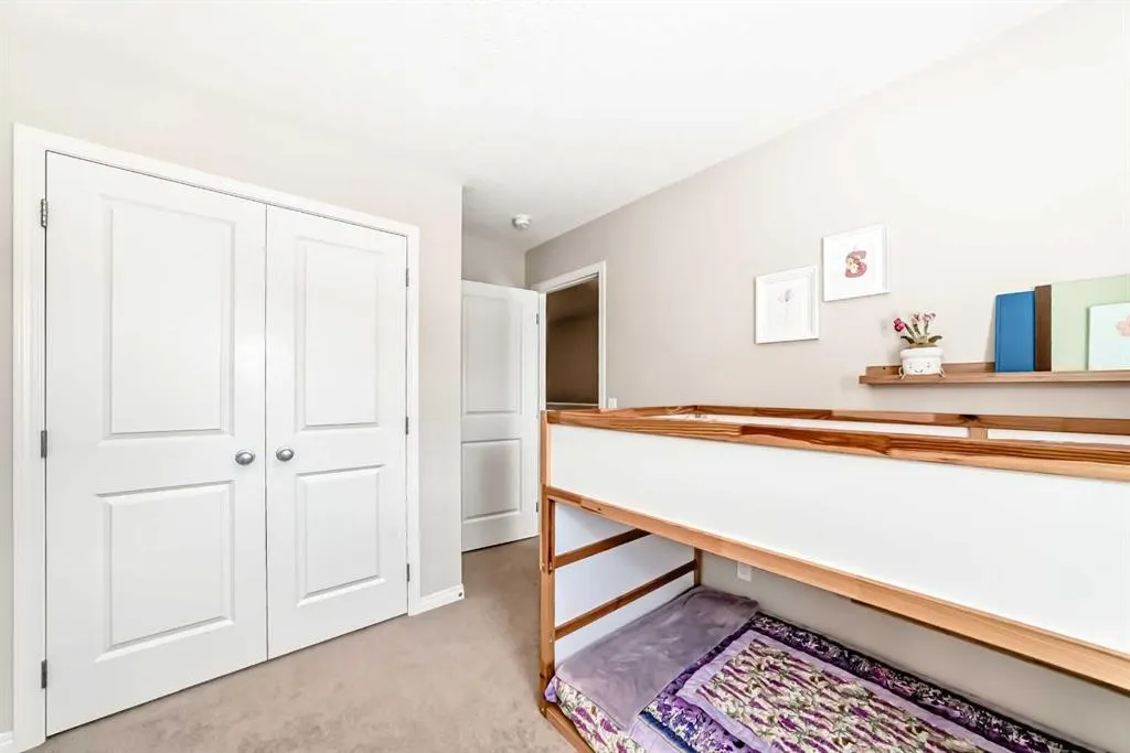 72 Legacy Glen Street SE