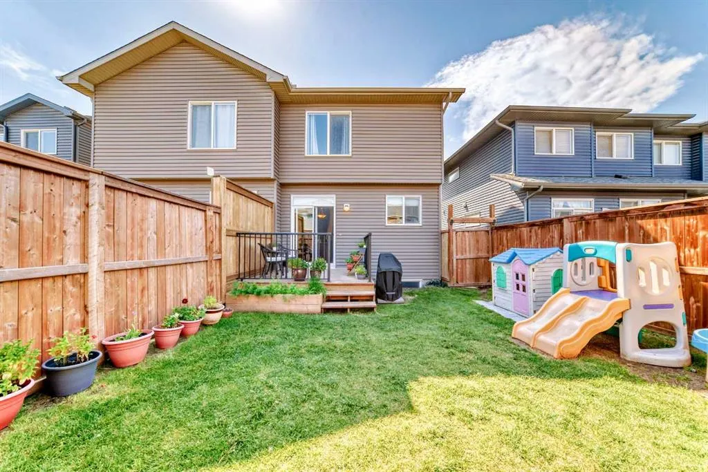 72 Legacy Glen Street SE