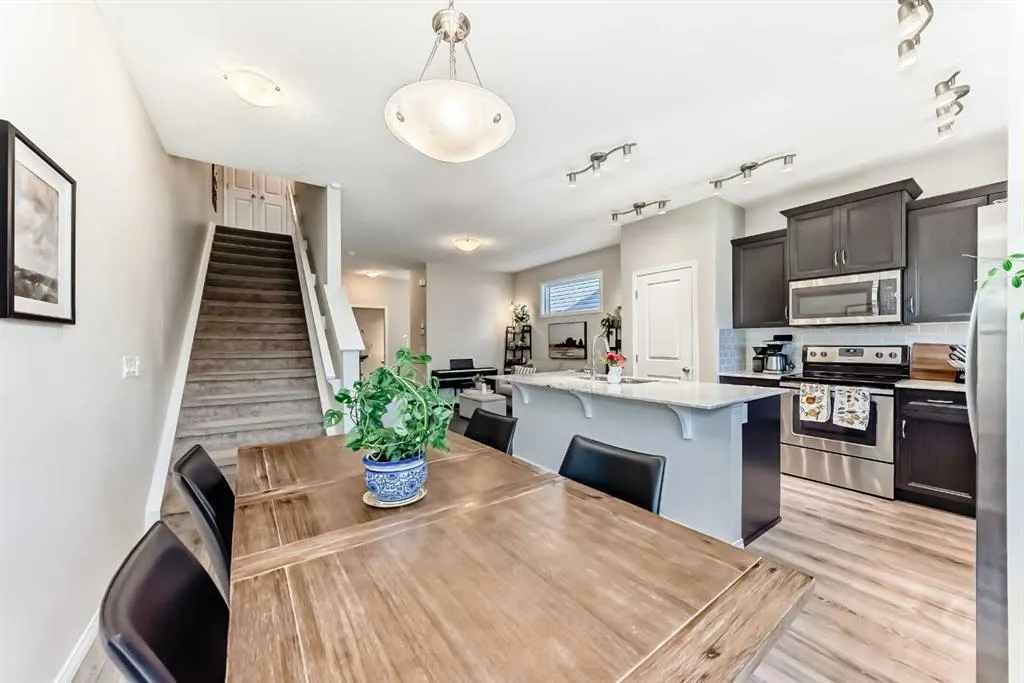 72 Legacy Glen Street SE