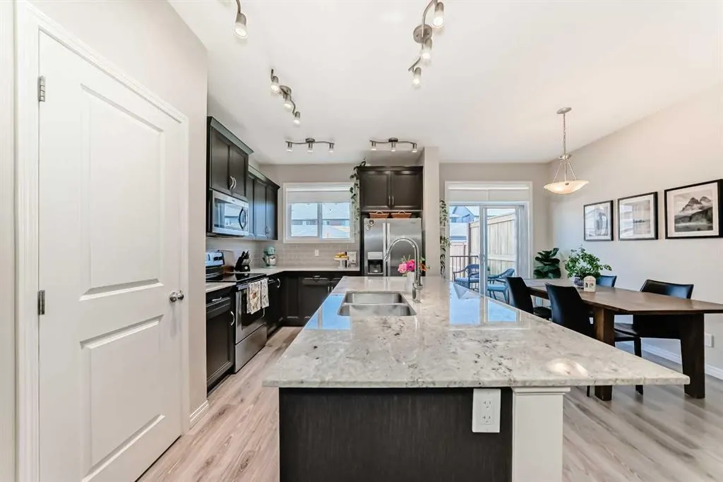 72 Legacy Glen Street SE