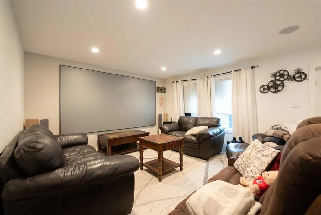 421 Rivergrove Chase W