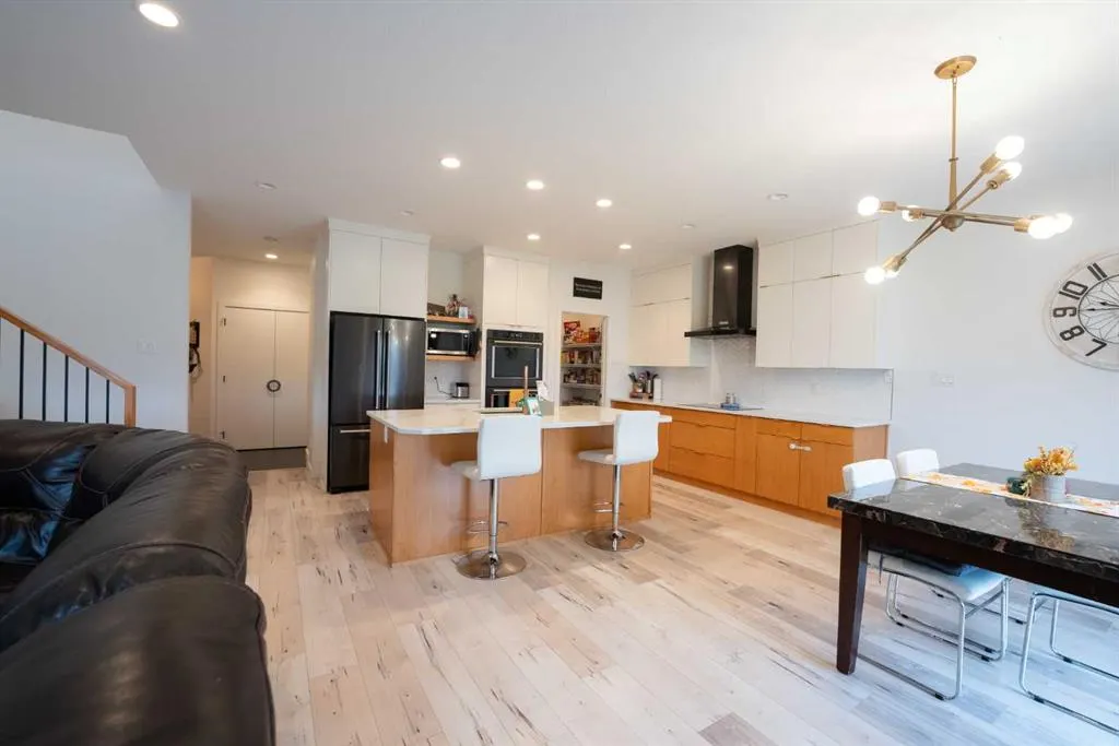 421 Rivergrove Chase W