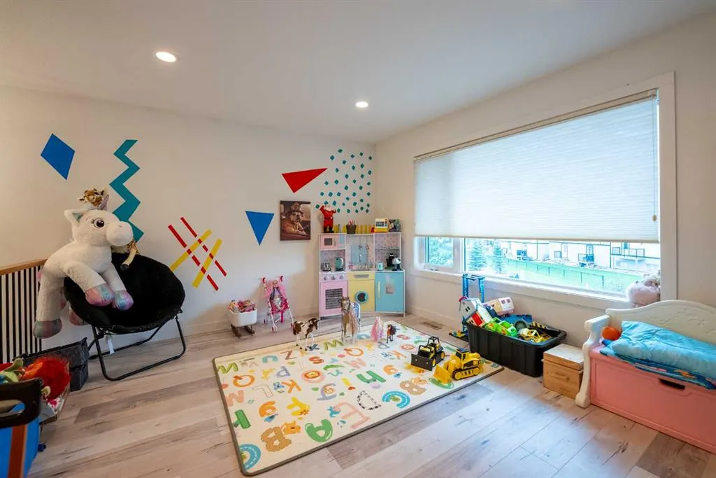 421 Rivergrove Chase W
