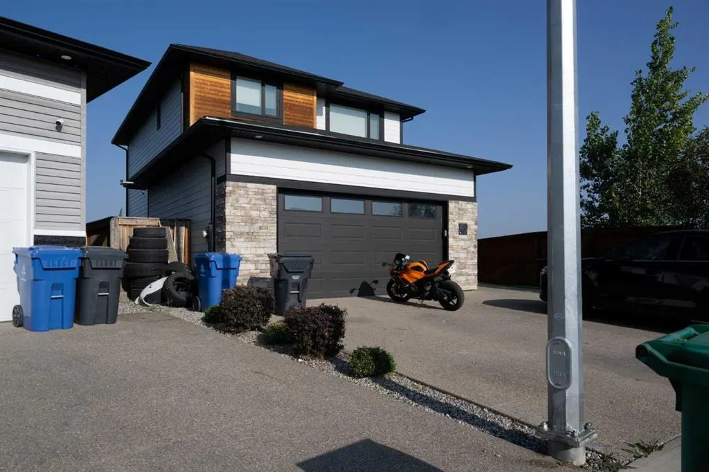 421 Rivergrove Chase W
