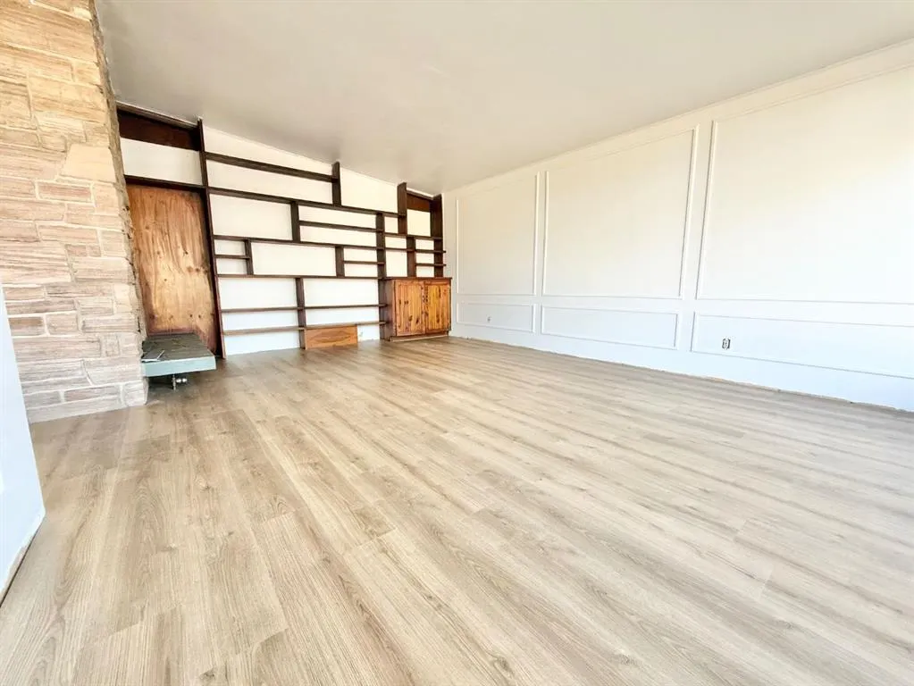 15 Laurel Place W