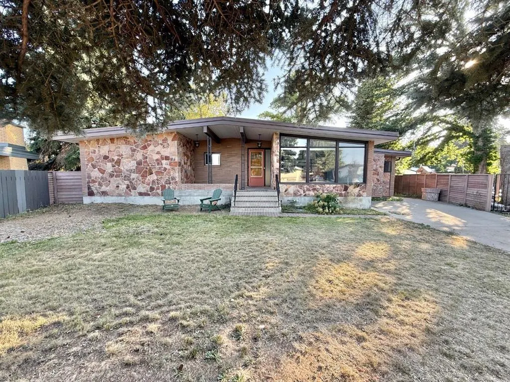 15 Laurel Place W