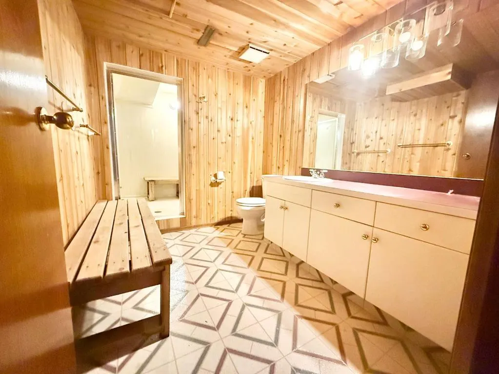 15 Laurel Place W