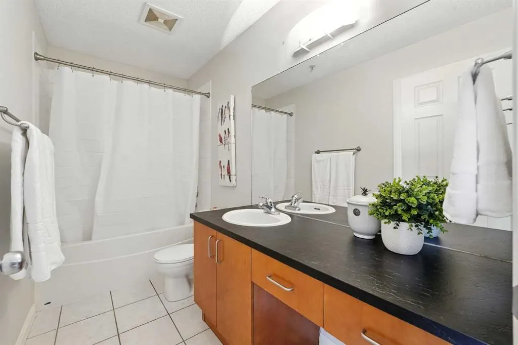 527 15 Avenue SW, #202