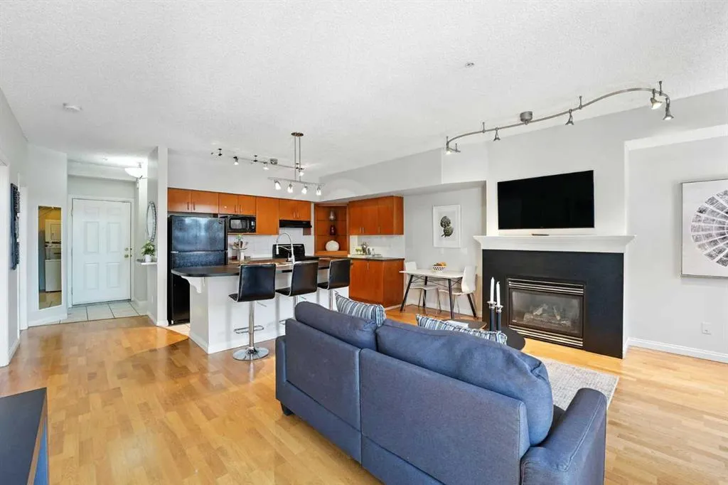527 15 Avenue SW, #202
