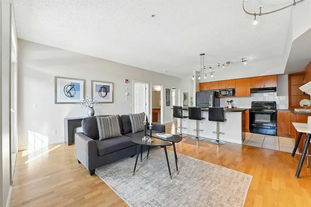 527 15 Avenue SW, #202