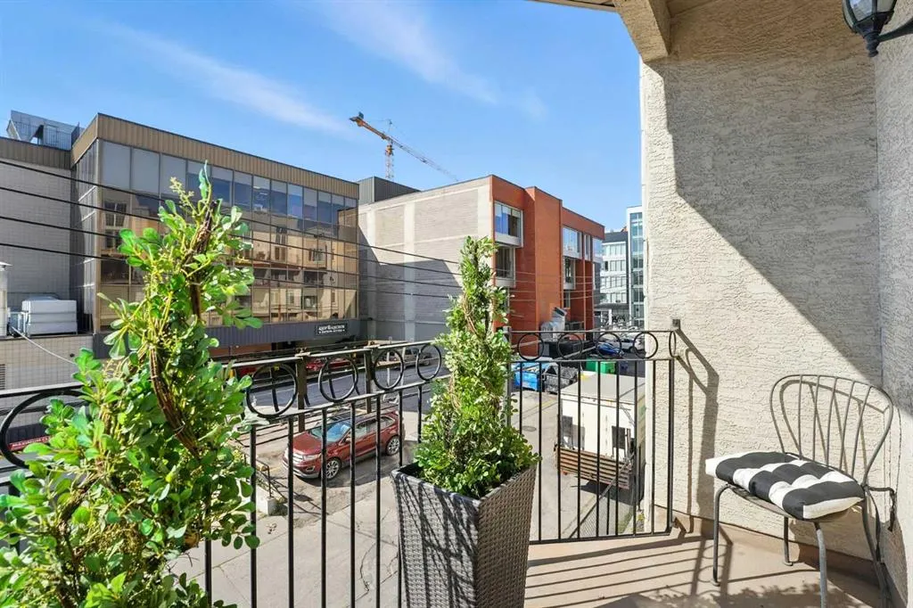 527 15 Avenue SW, #202