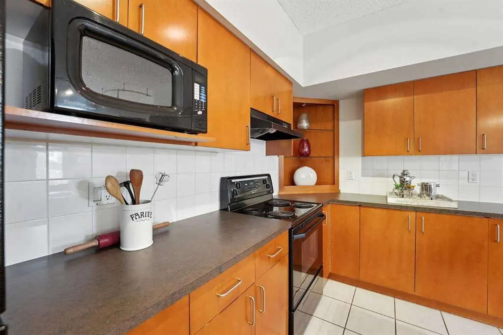 527 15 Avenue SW, #202