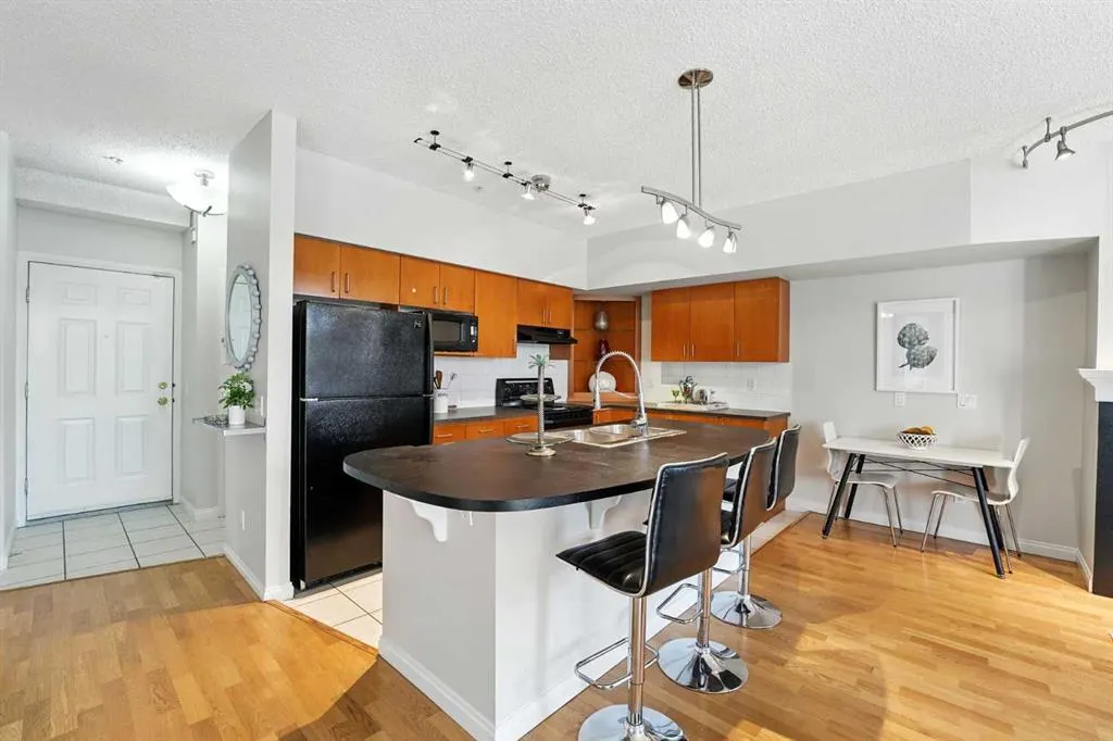 527 15 Avenue SW, #202