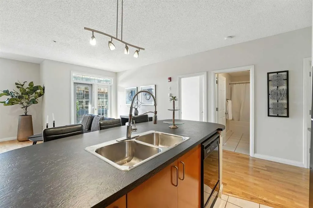 527 15 Avenue SW, #202