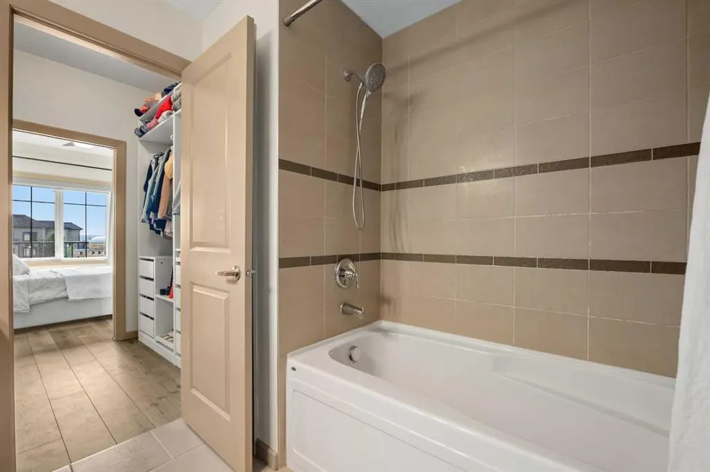 310 Mckenzie Towne Gate SE, #1403