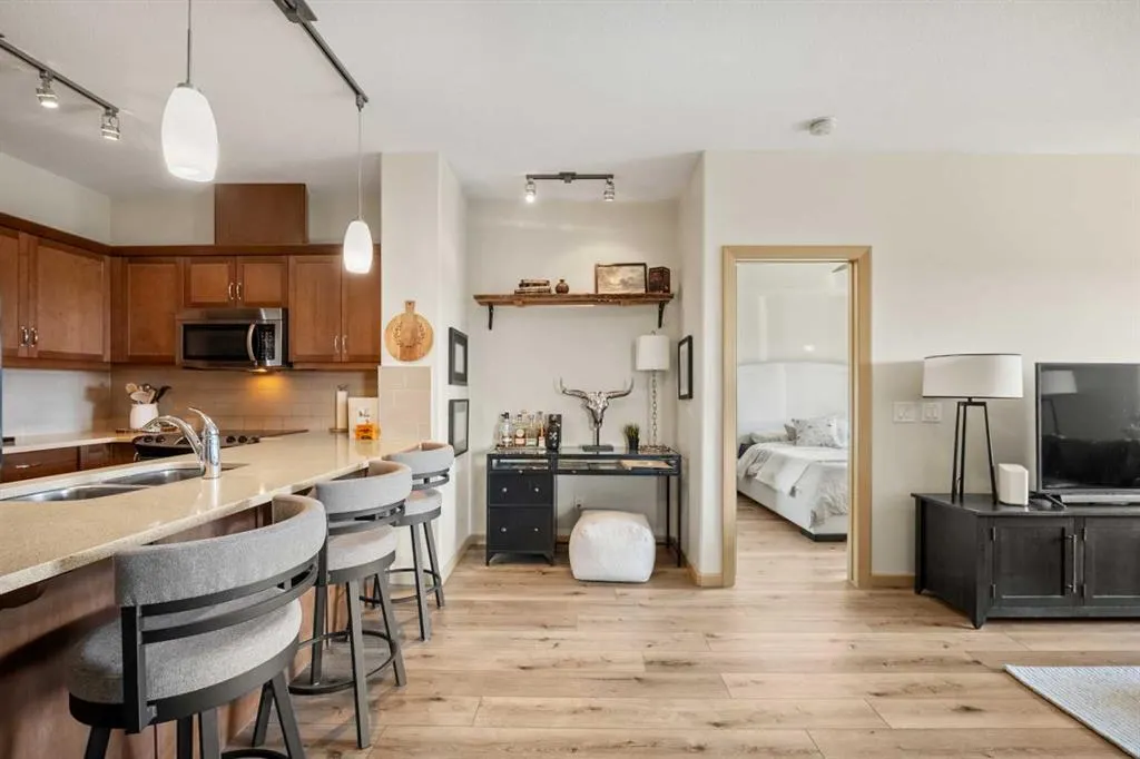 310 Mckenzie Towne Gate SE, #1403
