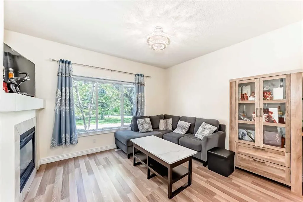 63 Bridleridge Manor SW