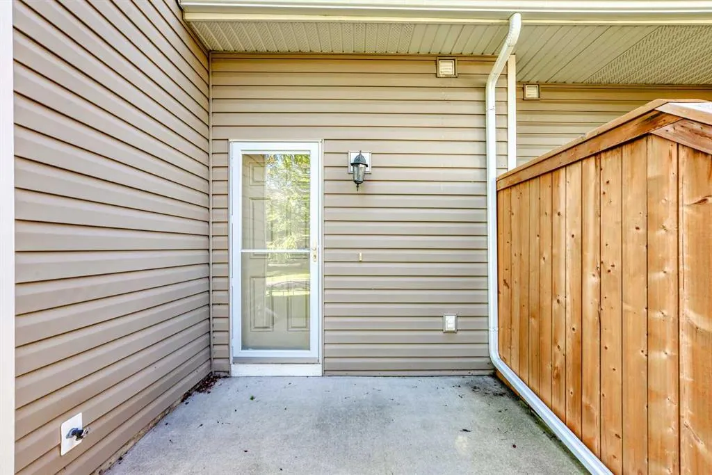 63 Bridleridge Manor SW