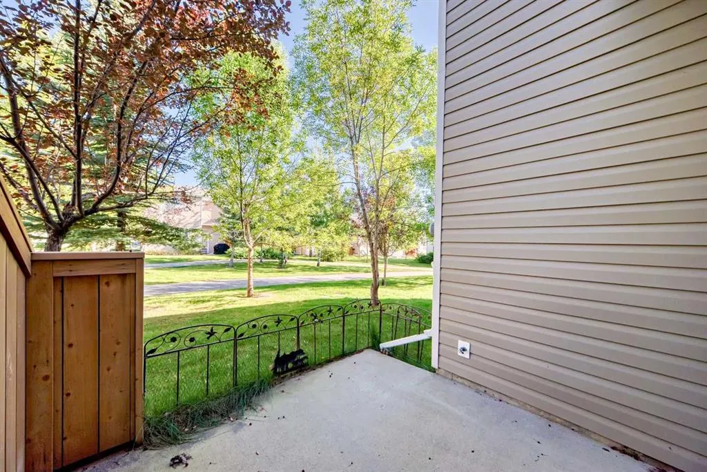 63 Bridleridge Manor SW