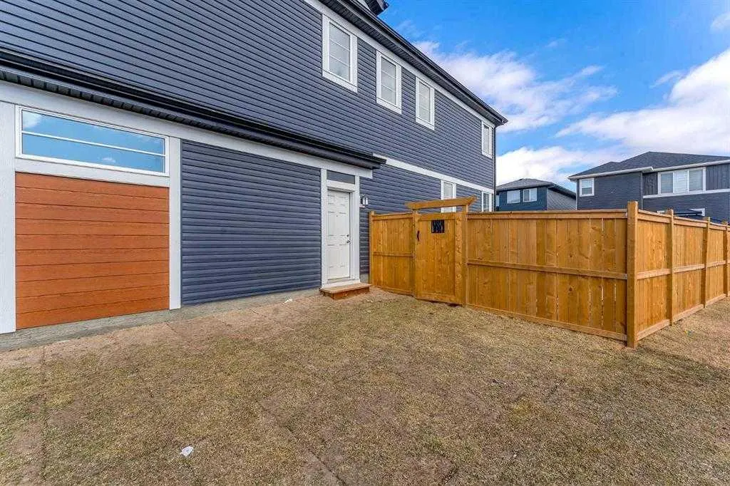 114 corner meadows Grove NE