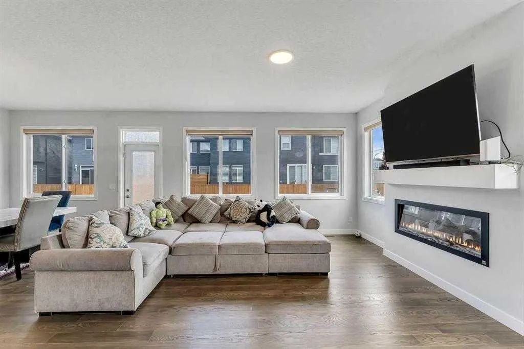114 corner meadows Grove NE