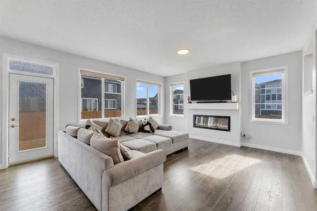 114 corner meadows Grove NE