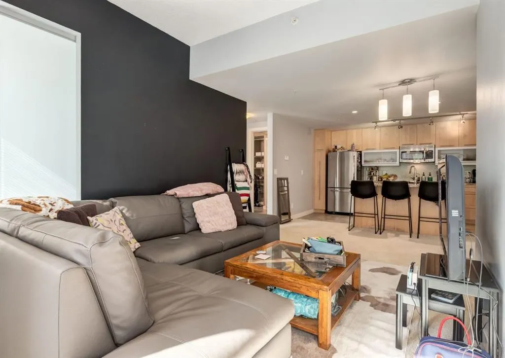 215 13 Avenue SW, #204