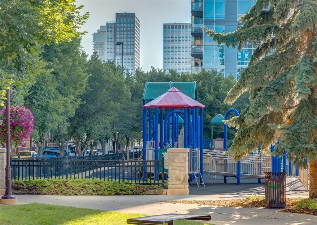 215 13 Avenue SW, #204