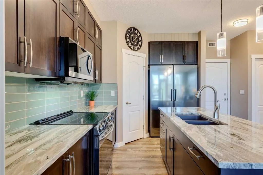 1 Crystal Green Lane, #405