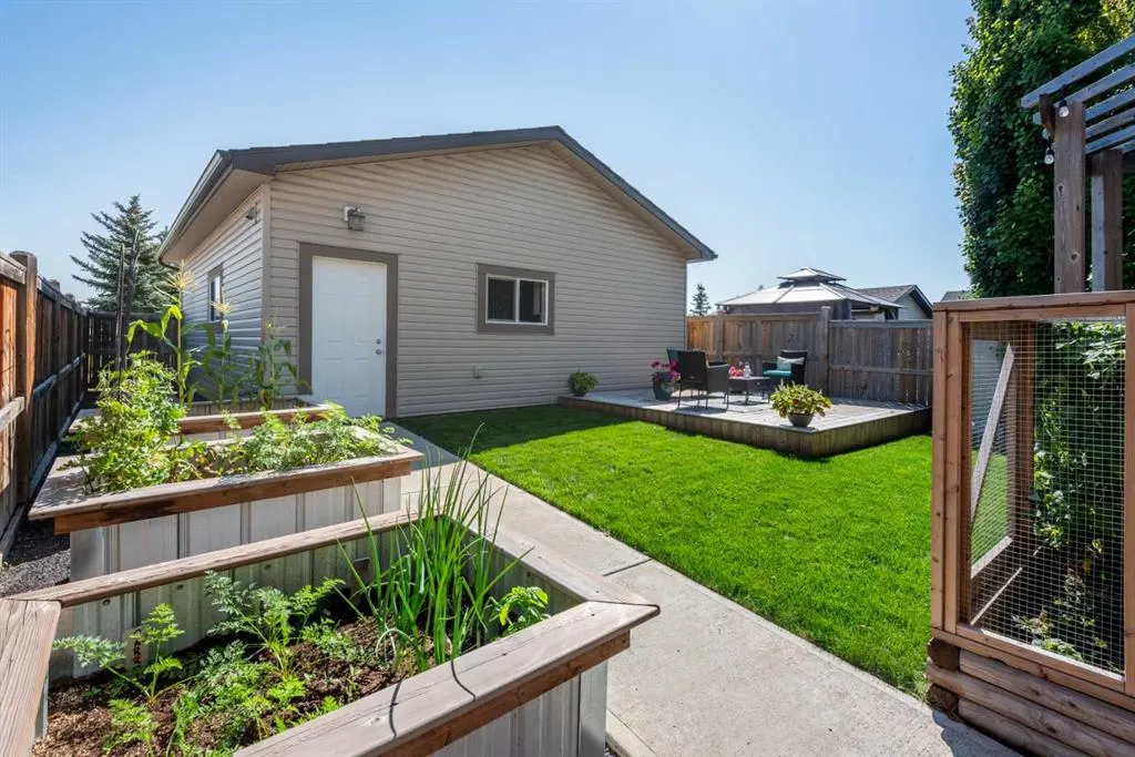 395 Prestwick Close SE