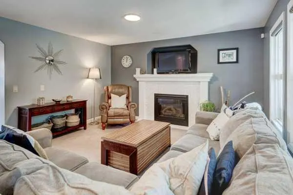 395 Prestwick Close SE