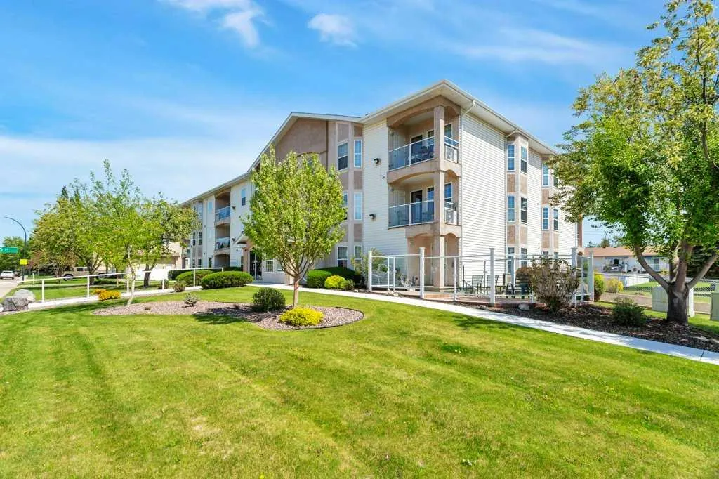 3501 49 Avenue, #205