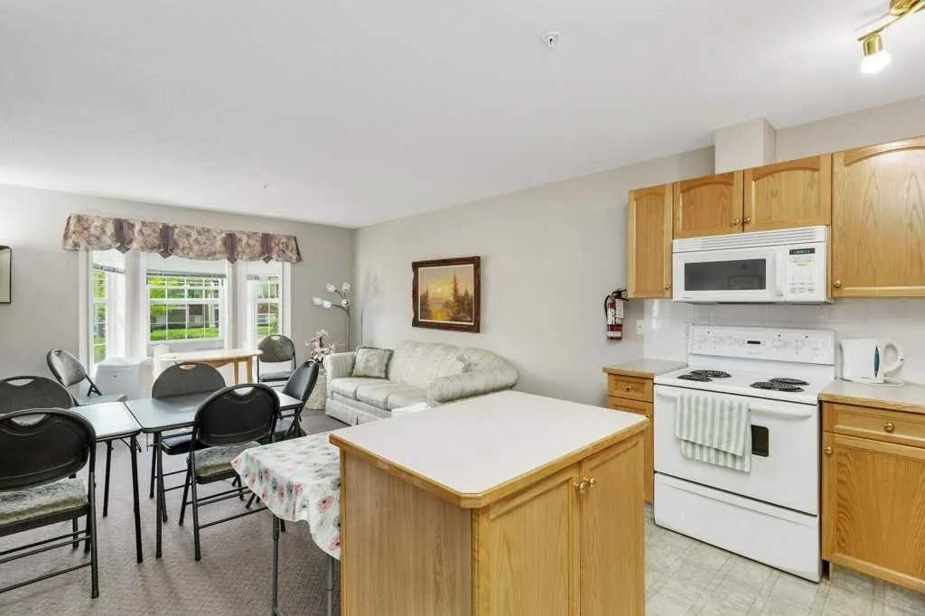3501 49 Avenue, #205