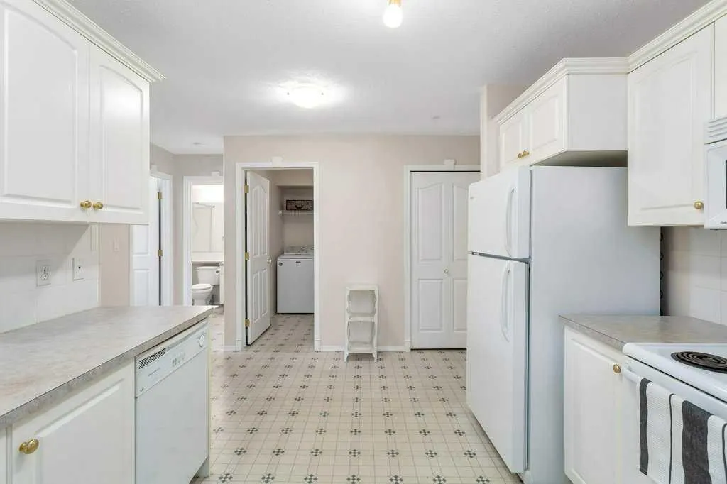 3501 49 Avenue, #205