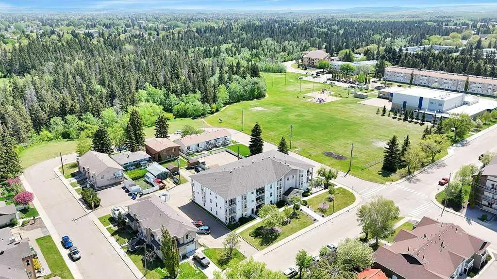 3501 49 Avenue, #205