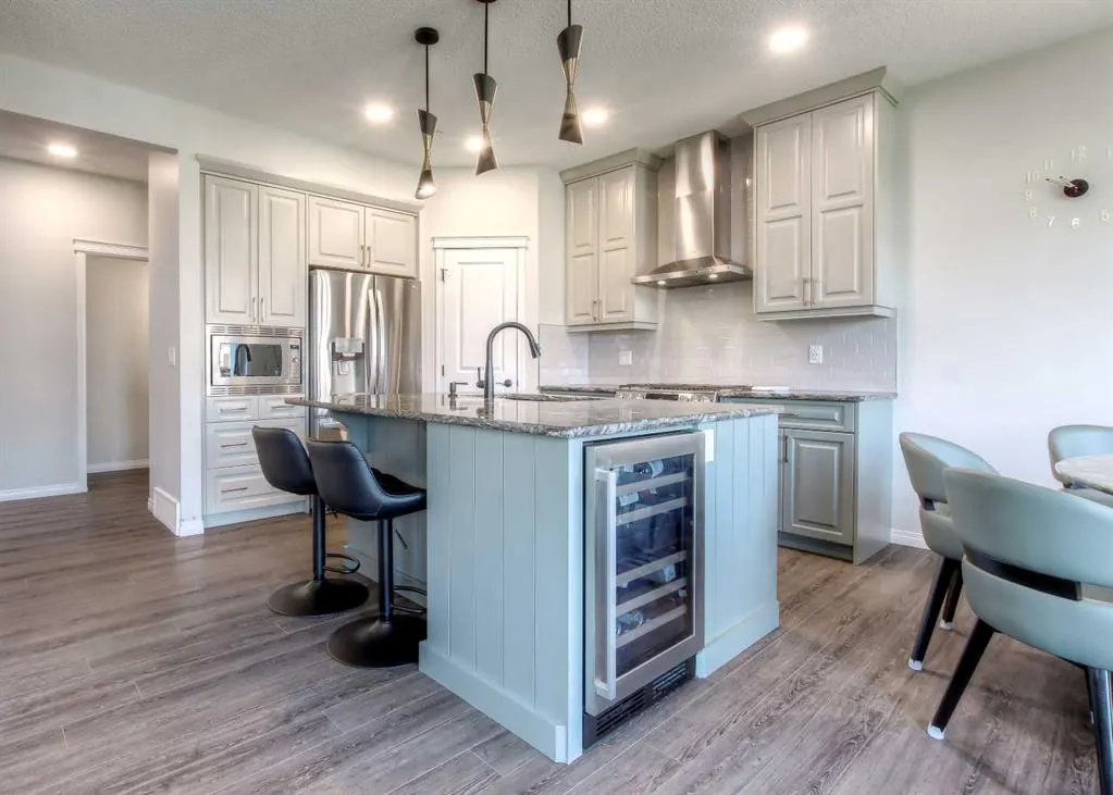 17 Calhoun Crescent NE