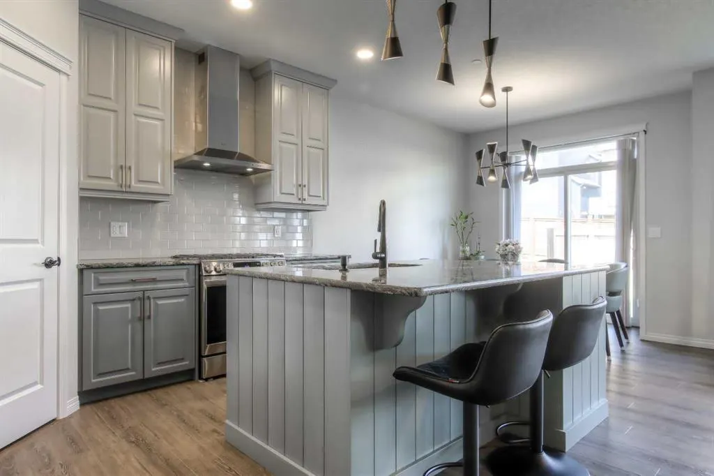 17 Calhoun Crescent NE