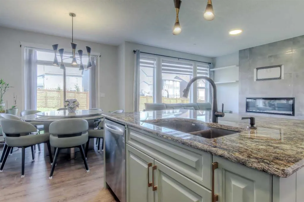 17 Calhoun Crescent NE