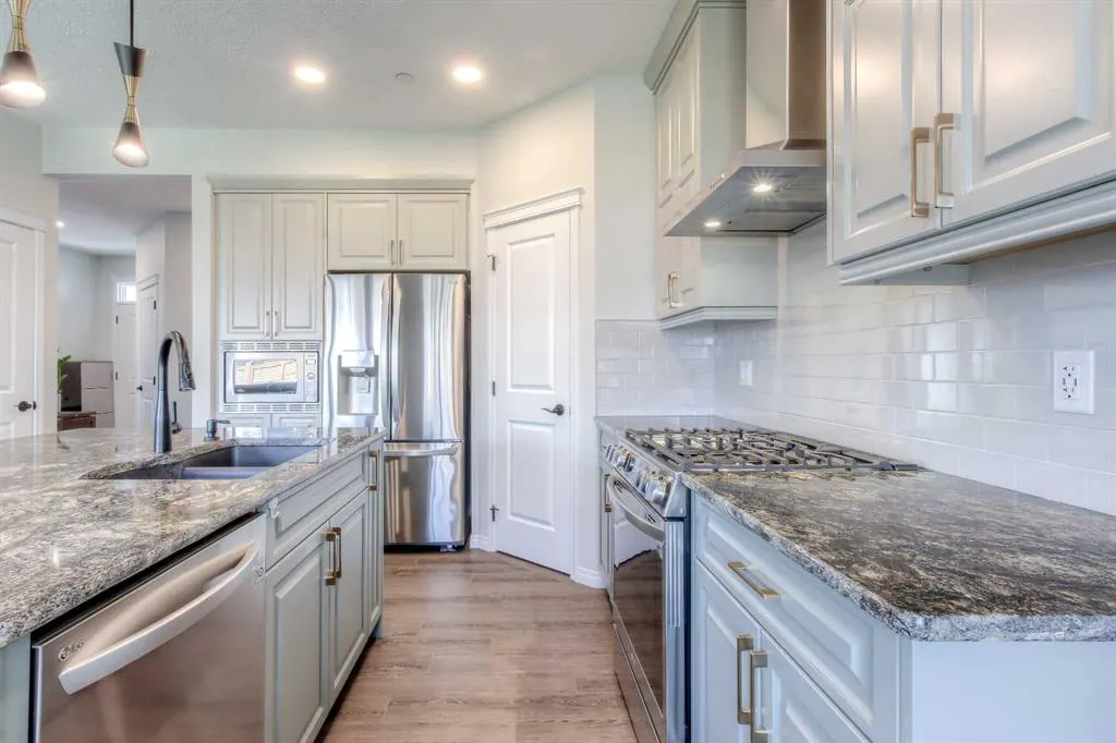 17 Calhoun Crescent NE
