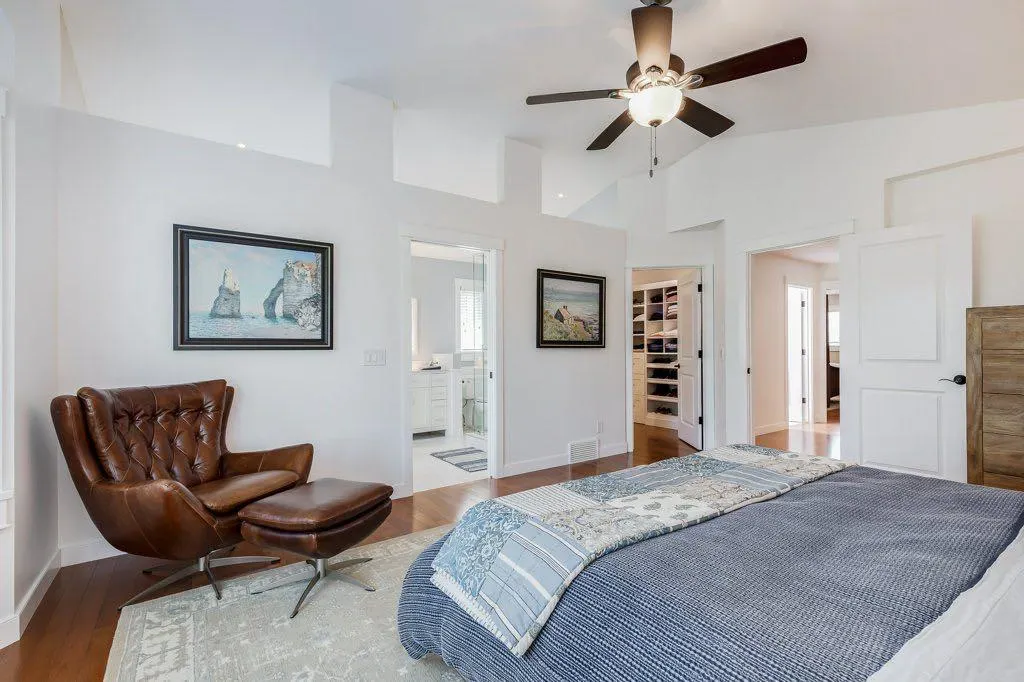 243 Country Hills Close NW