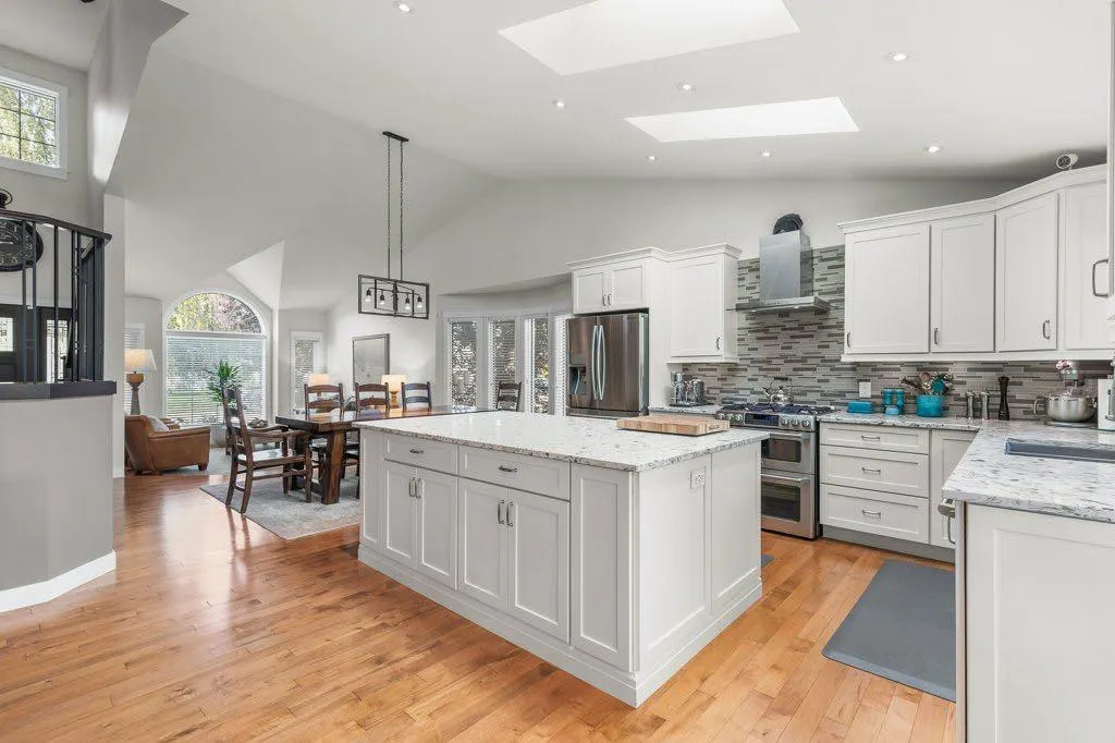243 Country Hills Close NW