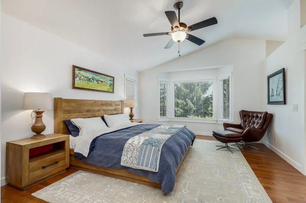 243 Country Hills Close NW