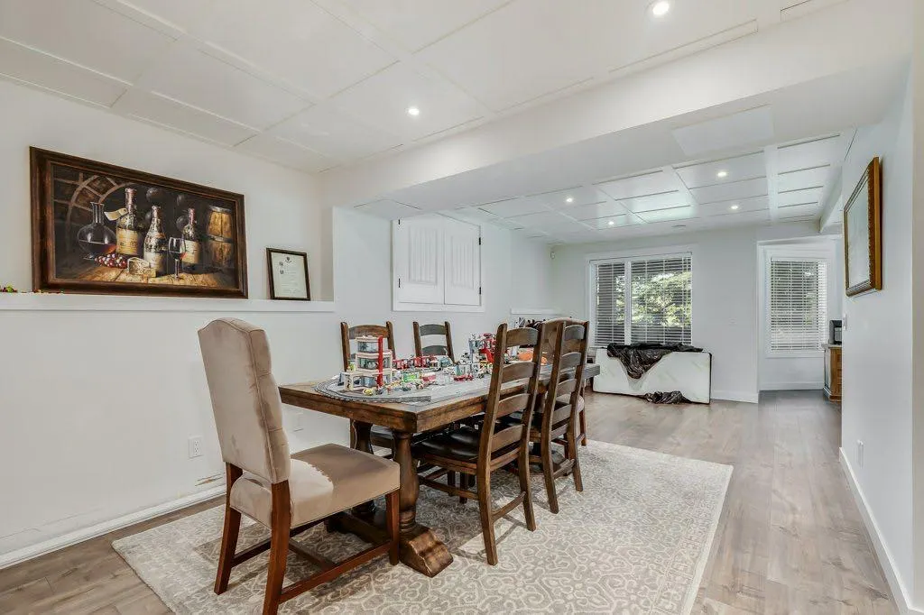 243 Country Hills Close NW