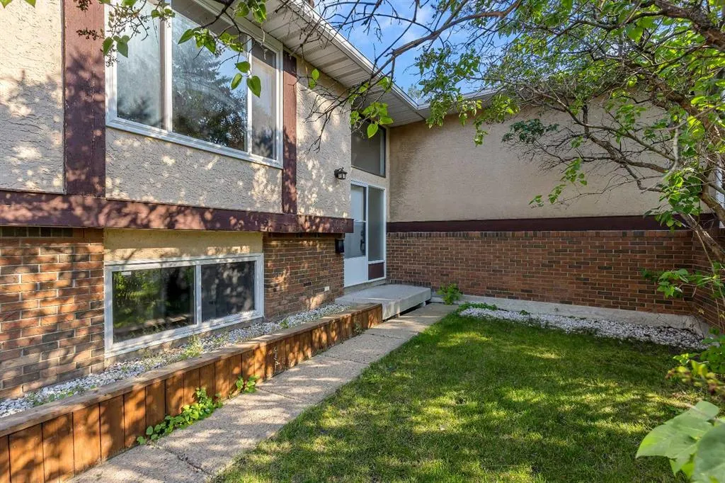 105 Fonda Court SE