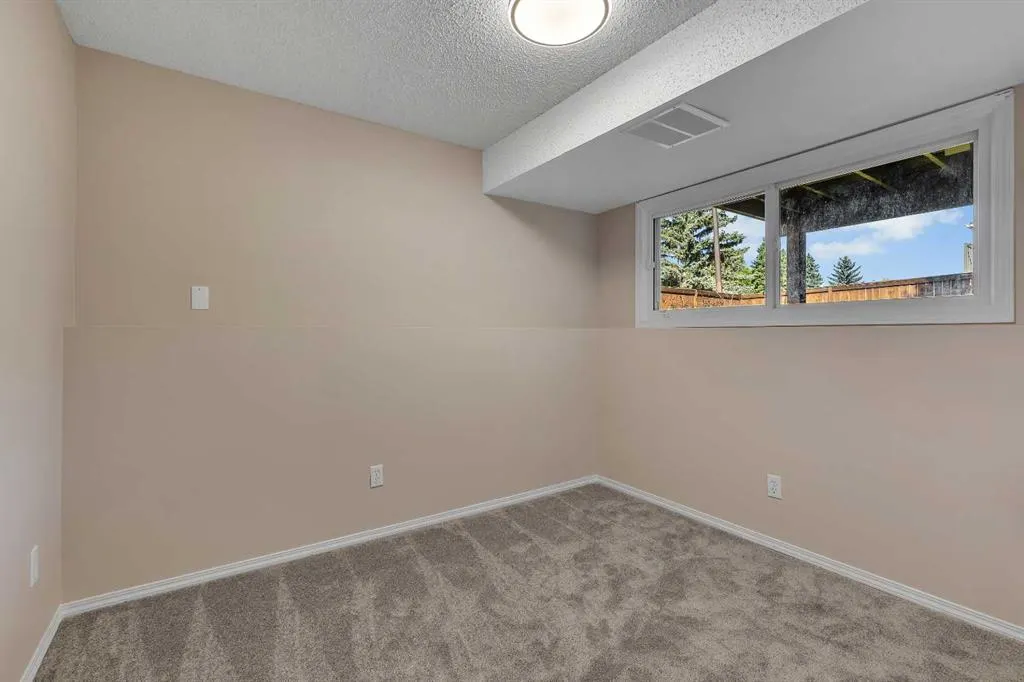 105 Fonda Court SE